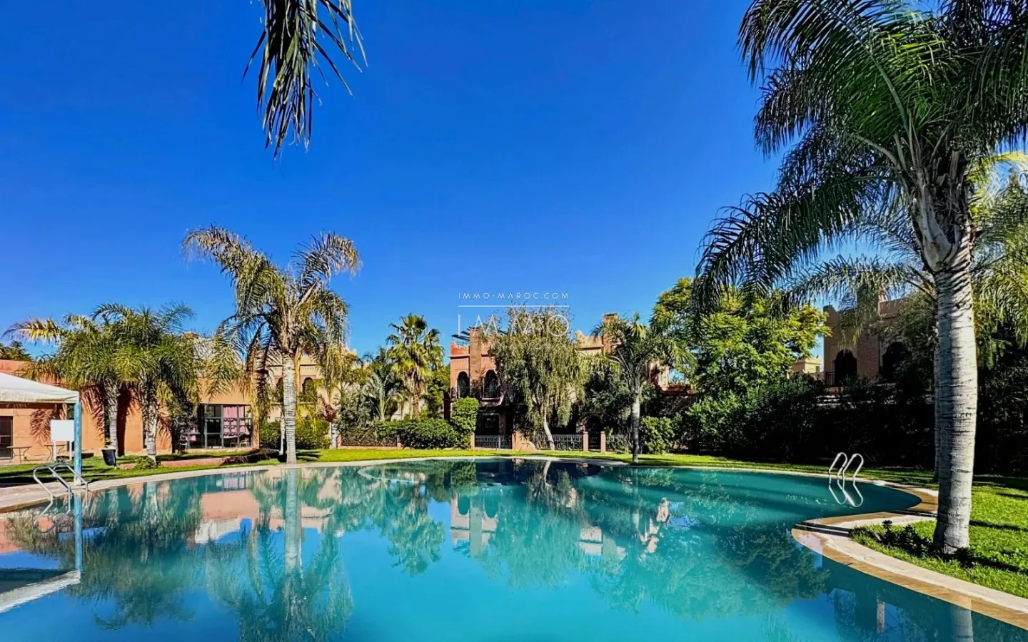 Villa à vendre golfs – 4 chambres – 319 m² – terrain 423 m²  – terrasse rooftop vue atlas