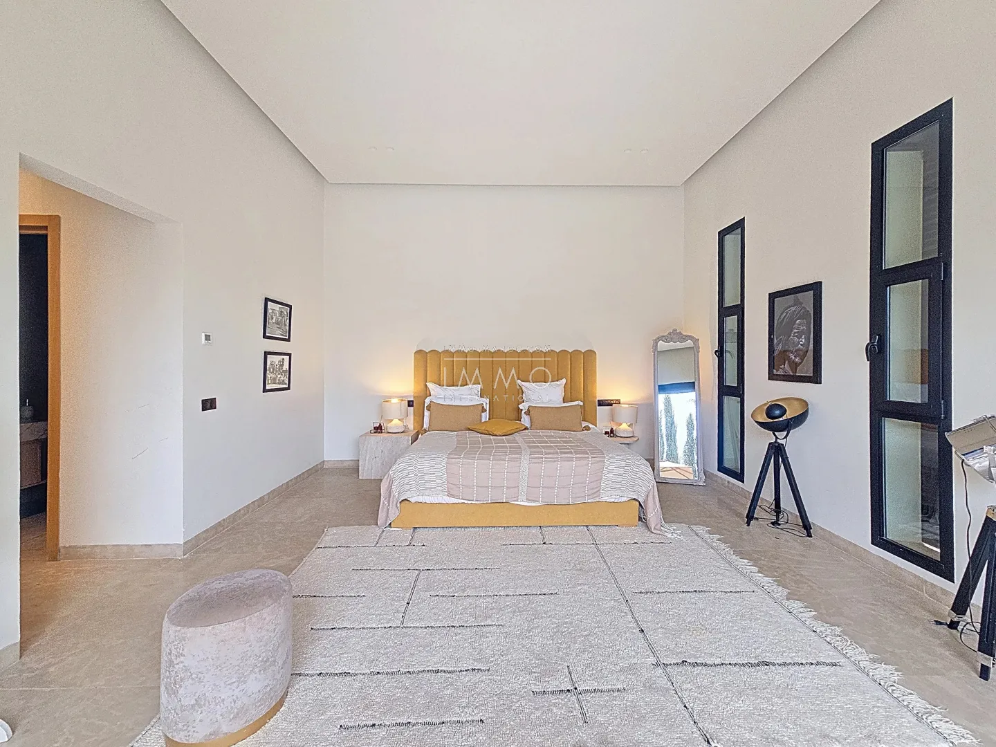 Villa à vendre golf noria – 4 chambres – 550 m² – terrain 980 m² – sous-sol aménagé – piscine chauffée