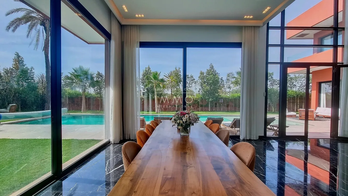 Impressionnante villa contemporaine a vendre  sur de golf amelkis marrakech