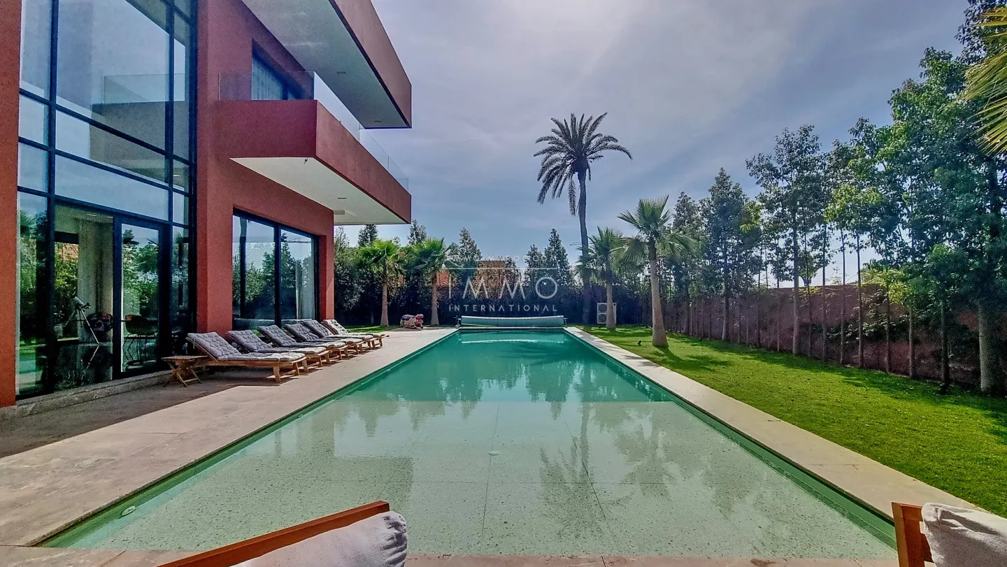 Impressionnante villa contemporaine a vendre  sur de golf amelkis marrakech
