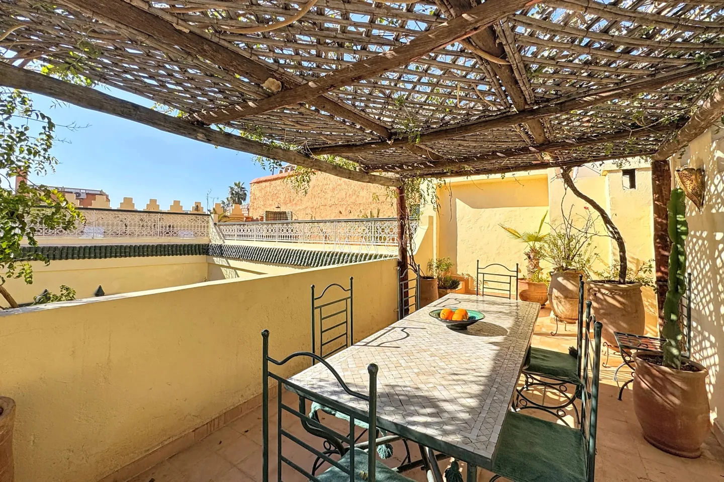 Riad à vendre – sidi ben slimane – 4 suites – 188 m² au sol – titré – piscine patio – terrasse vue atlas – maison d'hôtes possible
