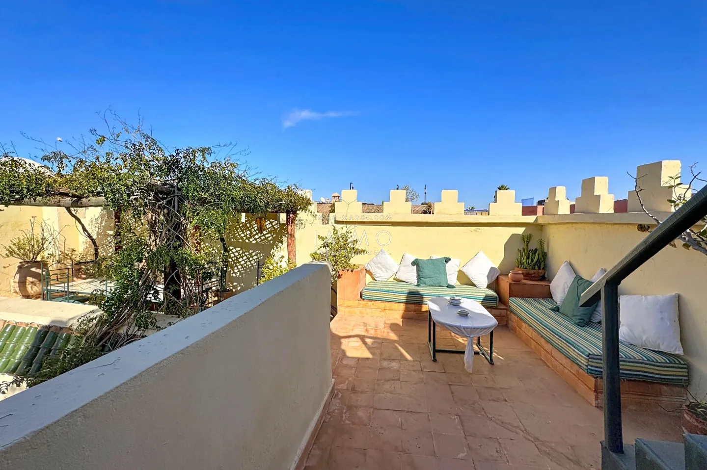 Riad à vendre – sidi ben slimane – 4 suites – 188 m² au sol – titré – piscine patio – terrasse vue atlas – maison d'hôtes possible