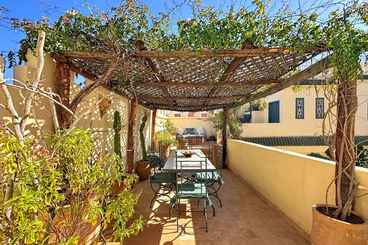 Riad à vendre – sidi ben slimane – 4 suites – 188 m² au sol – titré – piscine patio – terrasse vue atlas – maison d'hôtes possible