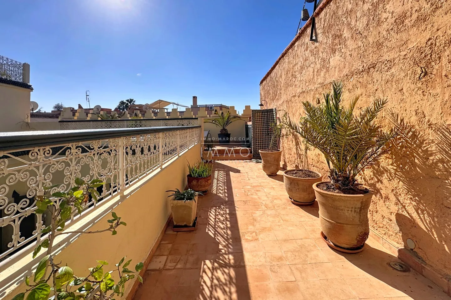 Riad à vendre – sidi ben slimane – 4 suites – 188 m² au sol – titré – piscine patio – terrasse vue atlas – maison d'hôtes possible