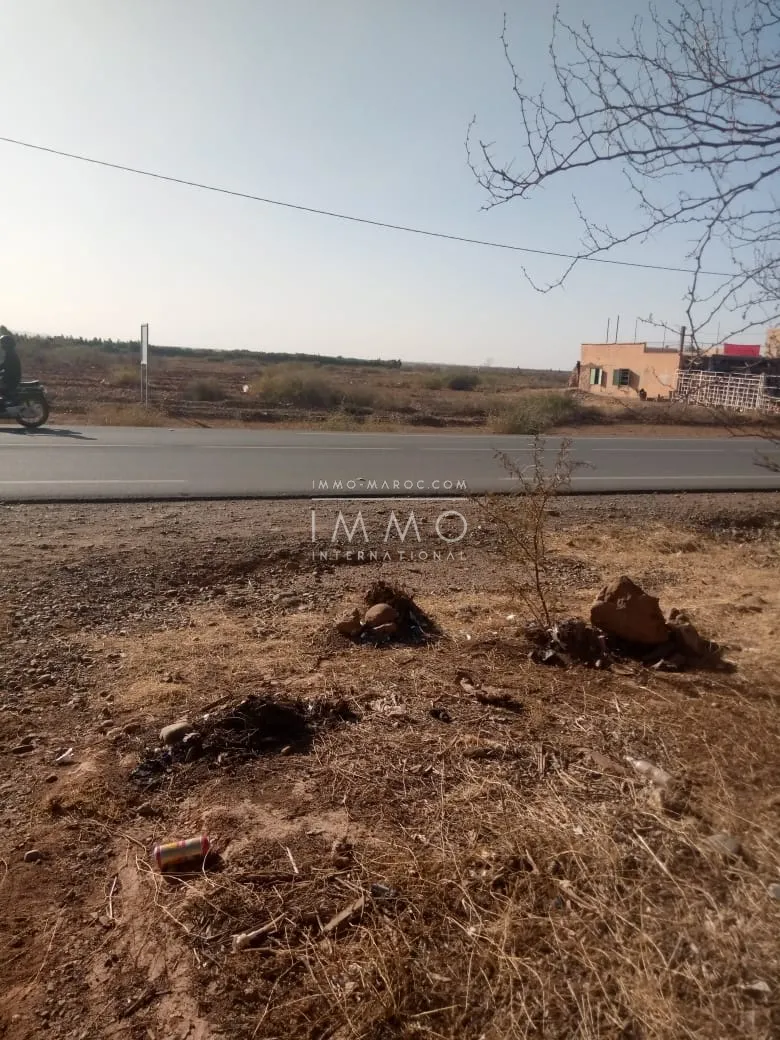 Magnifique terrain à vendre – idéal projet hôtelier – route d’ourika