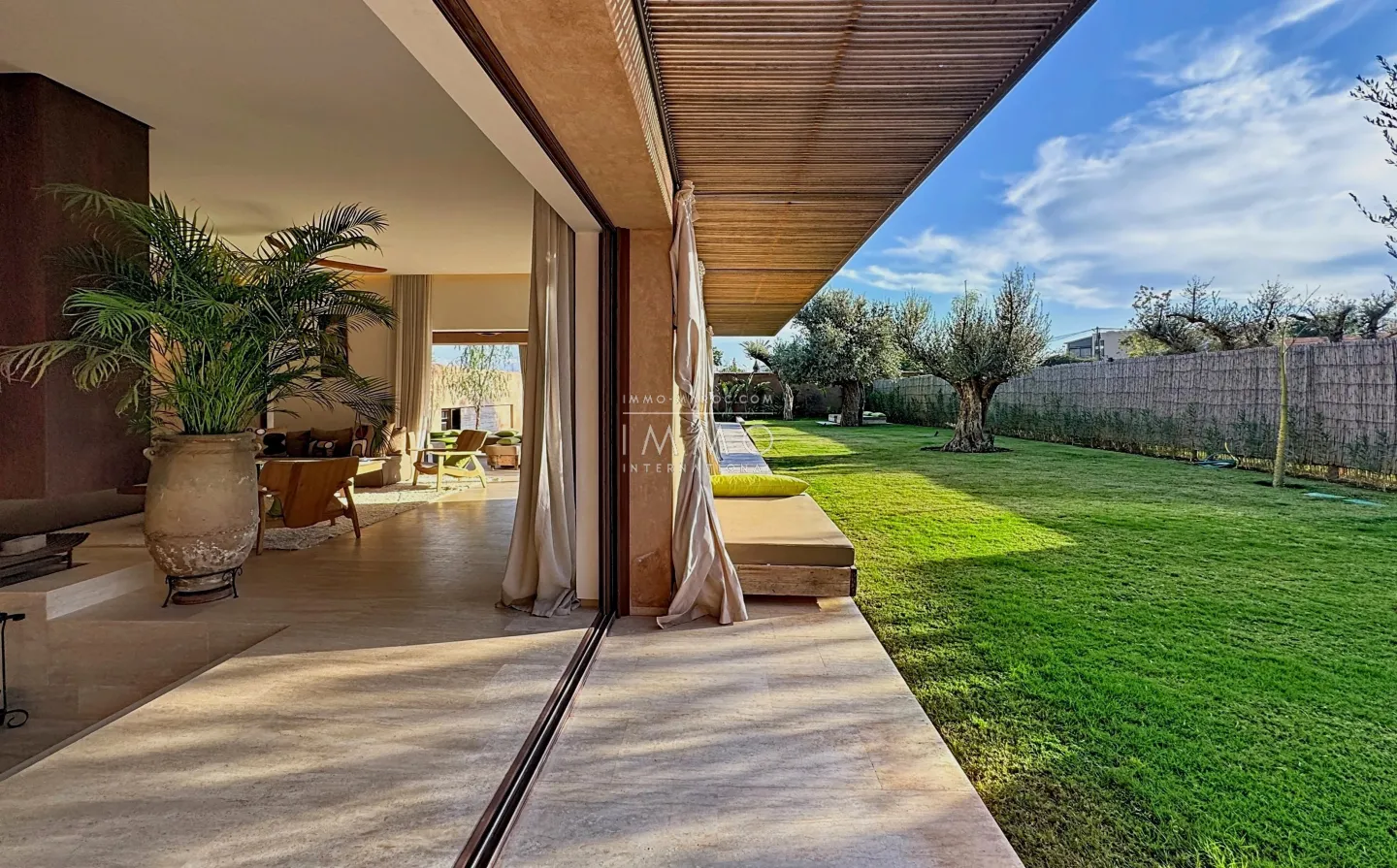 À vendre – Élegante villa d’architecte de plain-pied sur la route d’amizmiz - Photo 2