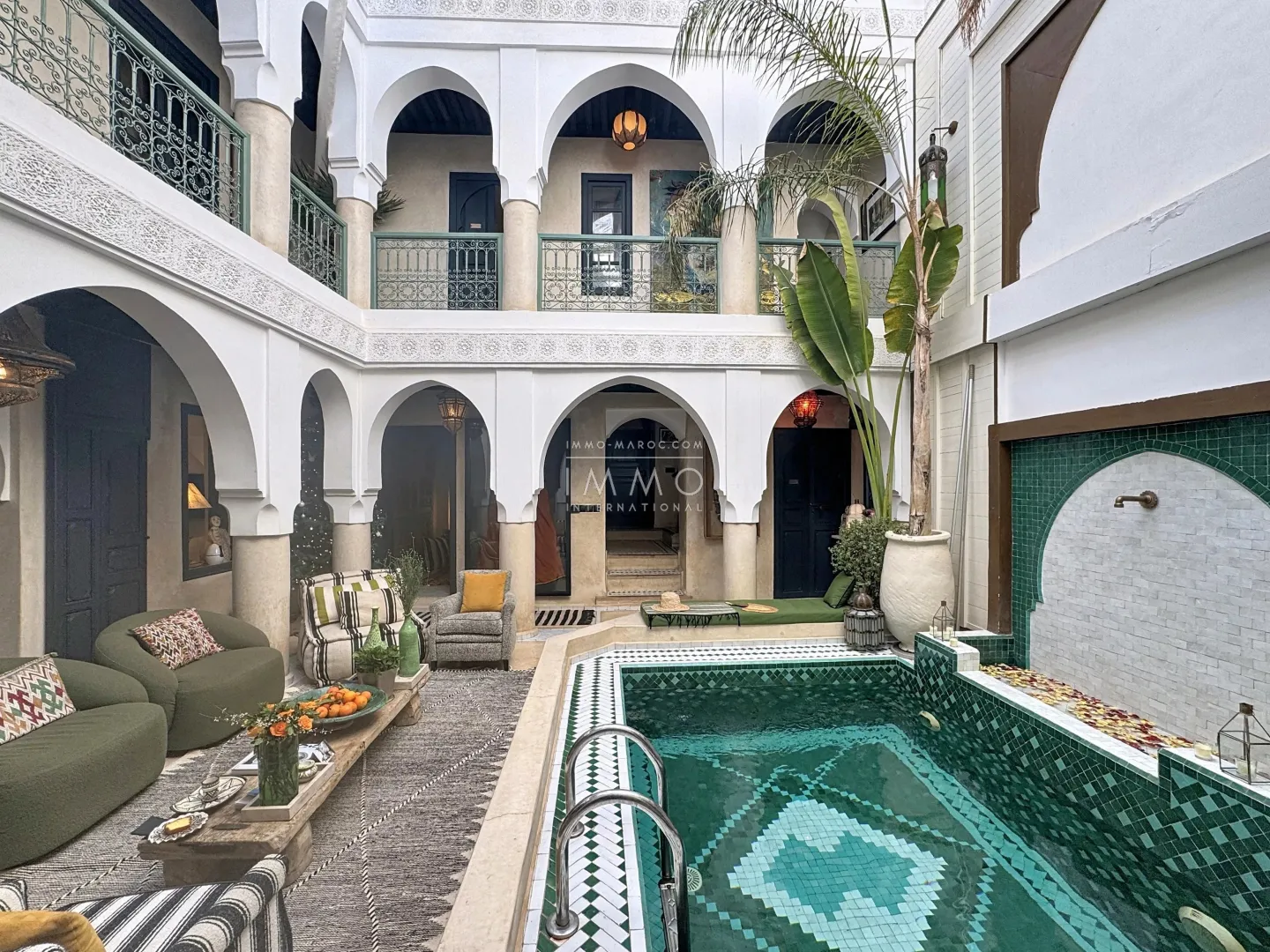 Riad de prestige a vendre – piscine chauffee et rooftop au cŒur de la medina - Photo 2