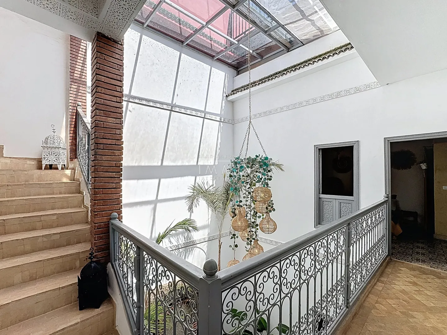 Superbe riad avec rooftop – 4 chambres au cŒur d’un environnement calme et securise - Photo 5