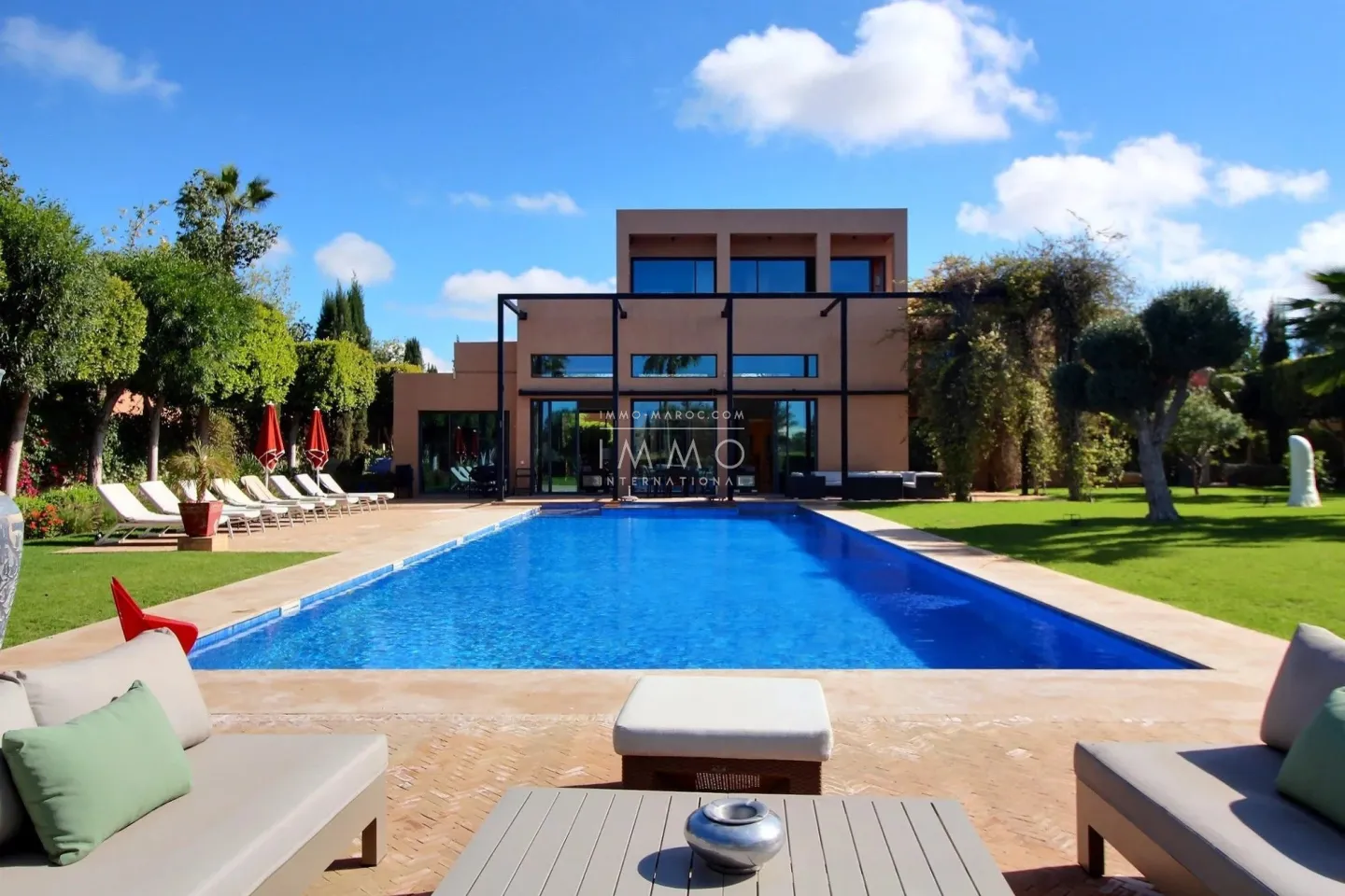 Villa contemporaine en première ligne de golf — 600 m² sur parc arboré de 3 031 m² - Photo 1