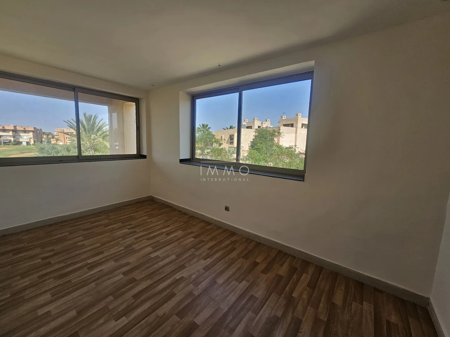 Villa contemporaine sur golf à proximité du centre-ville - Photo 12