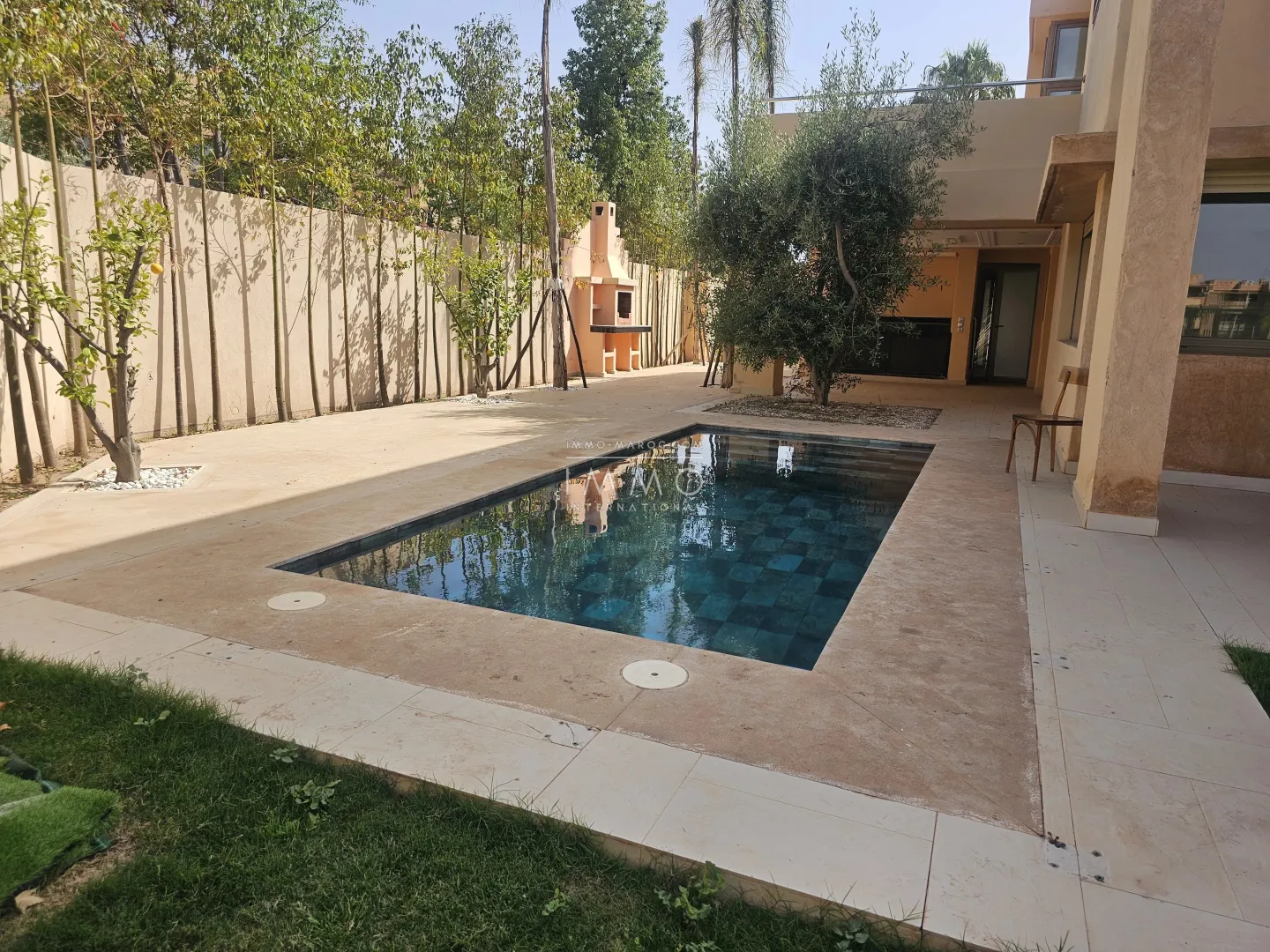 Villa contemporaine sur golf à proximité du centre-ville - Photo 25