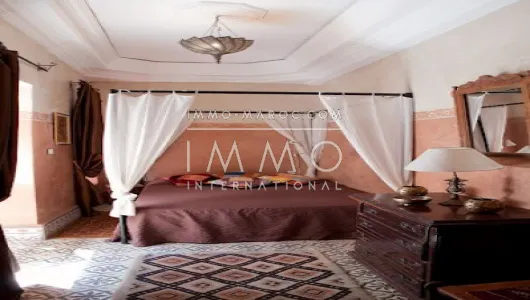 Riad à vendre maison d'hôtes Marrakech moins de 10 minutes de la place Riad Laarous