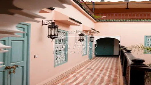 Riad à vendre maison d'hôtes Marrakech moins de 10 minutes de la place Riad Laarous