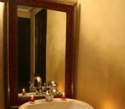 Moroccan riad purchase less than 10 minutes from Riad Laarous square